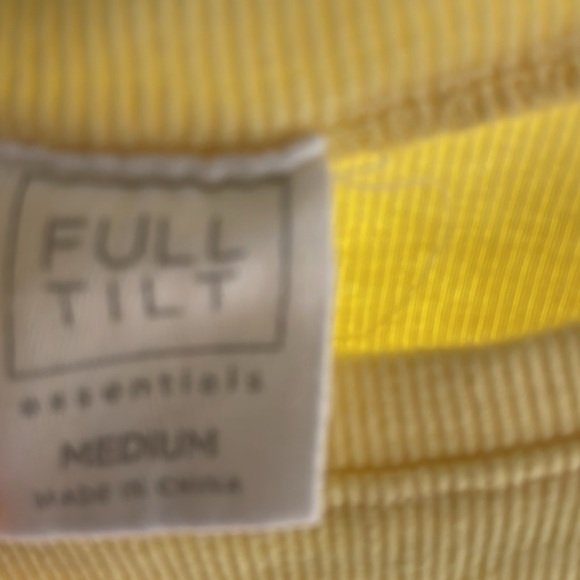 Tilly’s Yellow croped tank - Picture 3 of 5